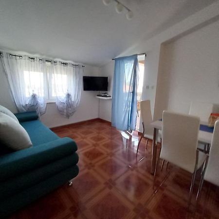 Apartmani Ivana Senj Senj  Kamer foto