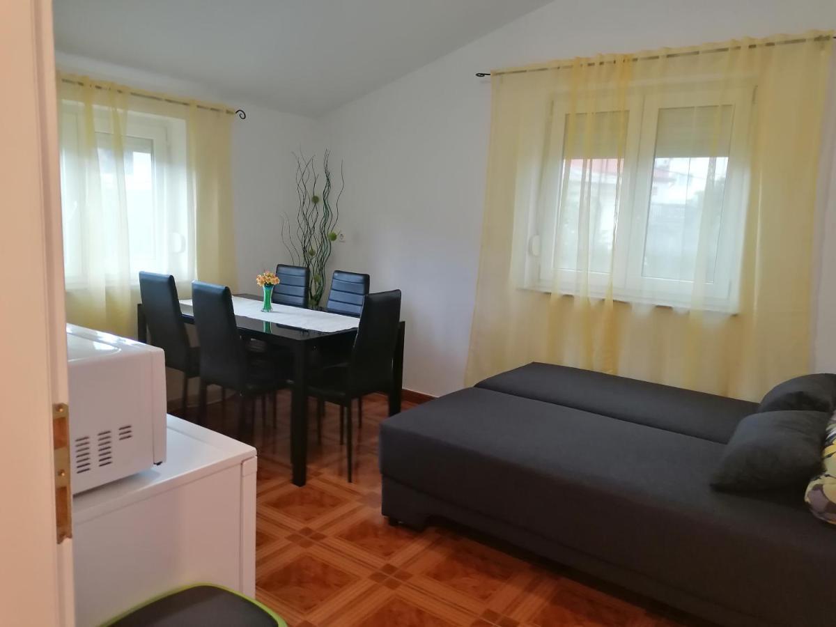 Apartmani Ivana Senj Senj  Buitenkant foto