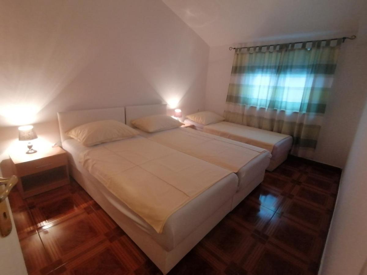 Apartmani Ivana Senj Senj  Buitenkant foto