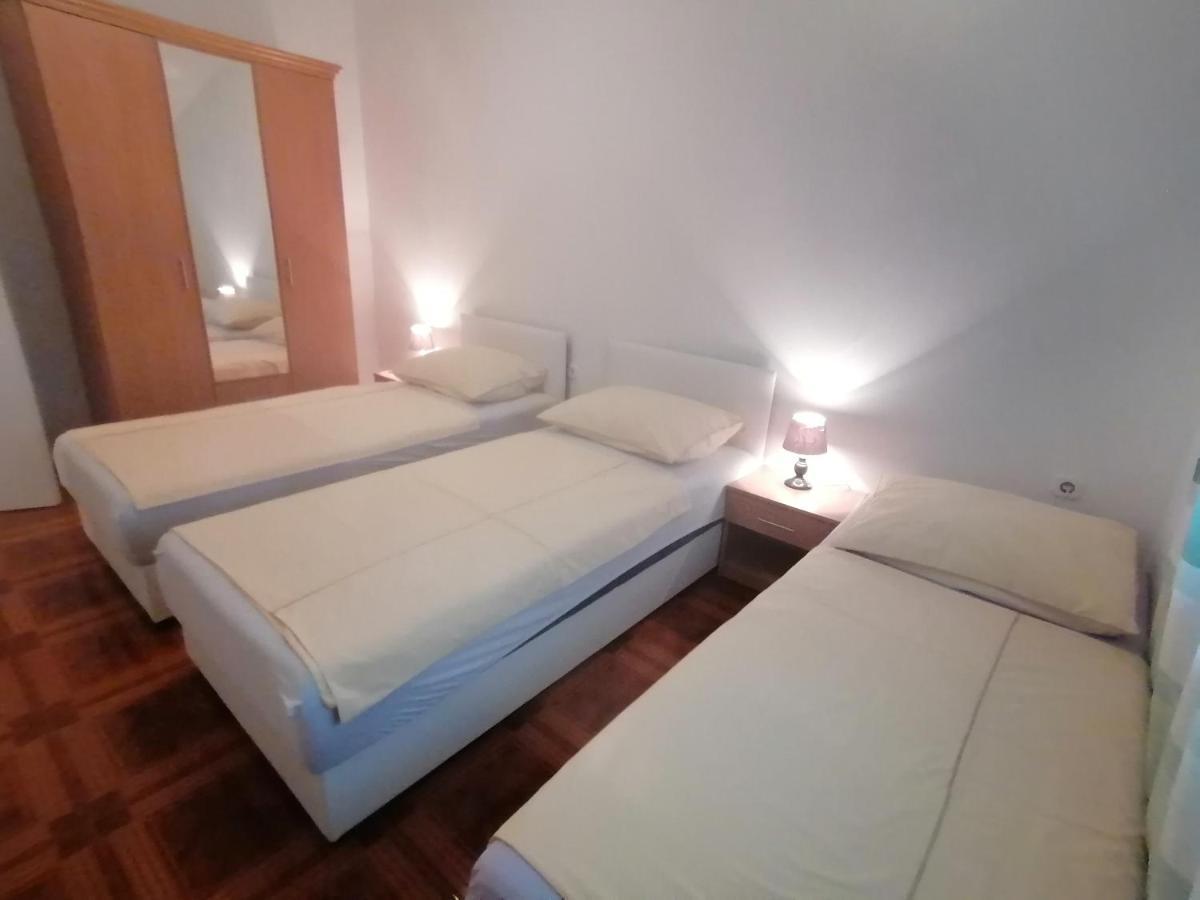 Apartmani Ivana Senj Senj  Buitenkant foto