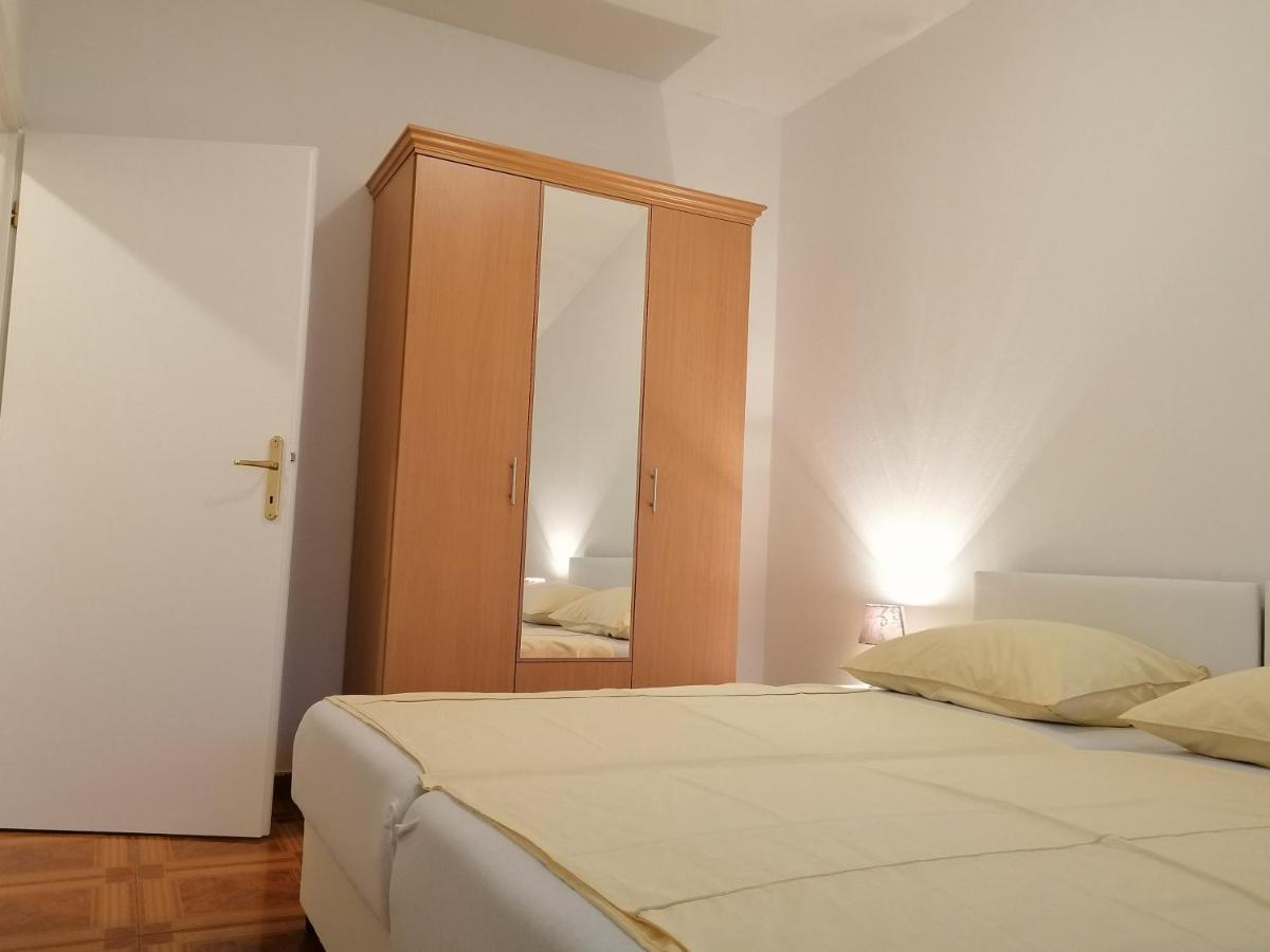 Apartmani Ivana Senj Senj  Buitenkant foto